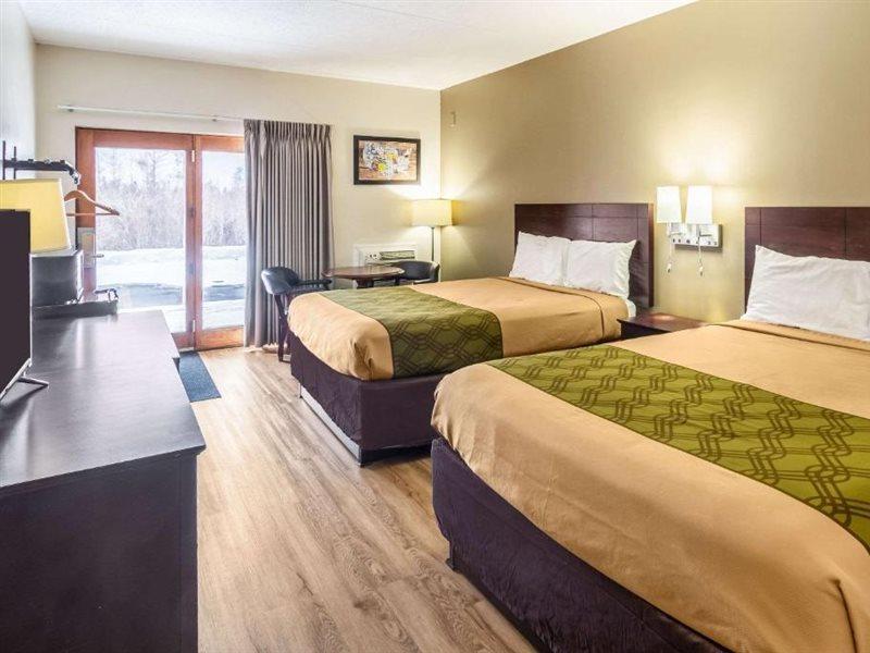 Econo Lodge Cadillac By Choice Εξωτερικό φωτογραφία