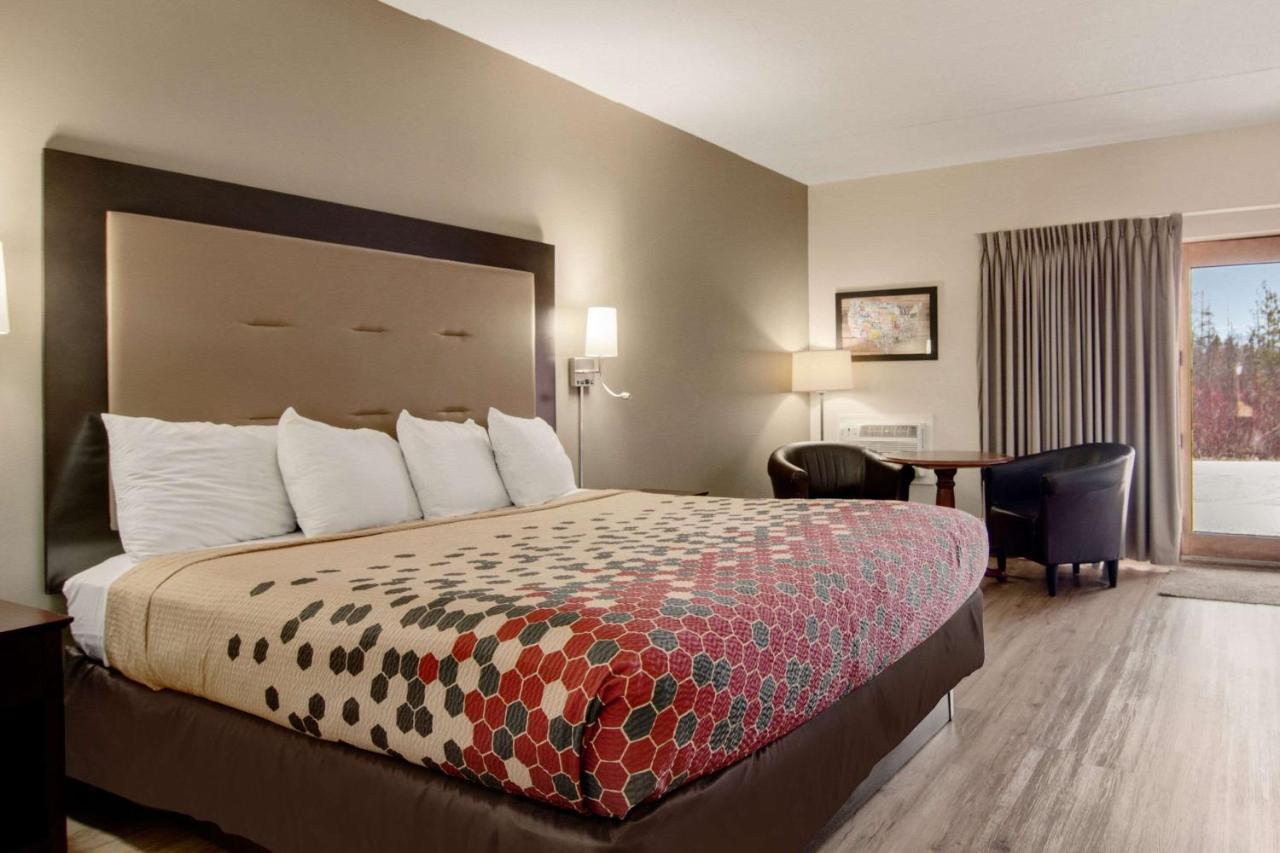 Econo Lodge Cadillac By Choice Εξωτερικό φωτογραφία