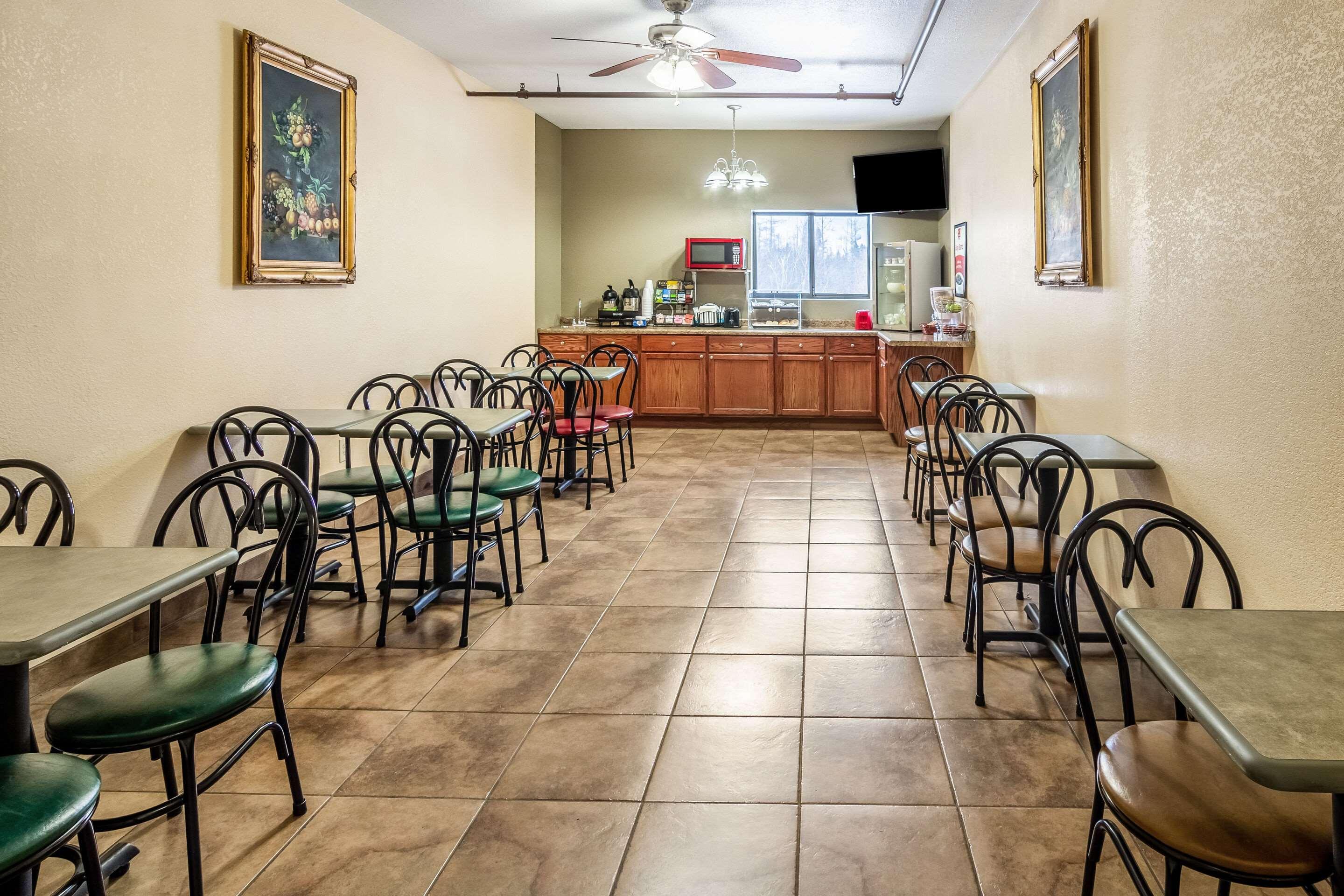 Econo Lodge Cadillac By Choice Εξωτερικό φωτογραφία