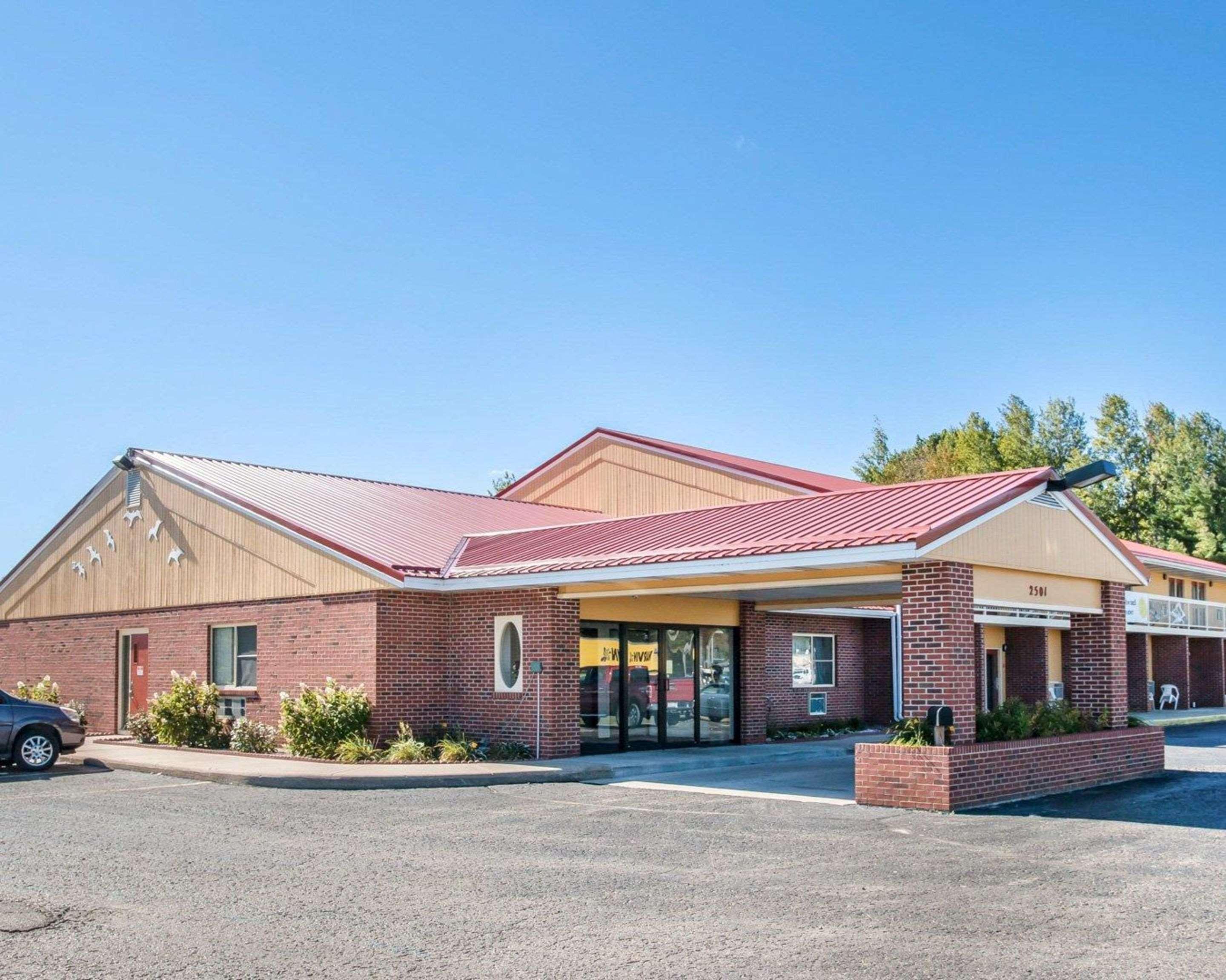 Econo Lodge Cadillac By Choice Εξωτερικό φωτογραφία
