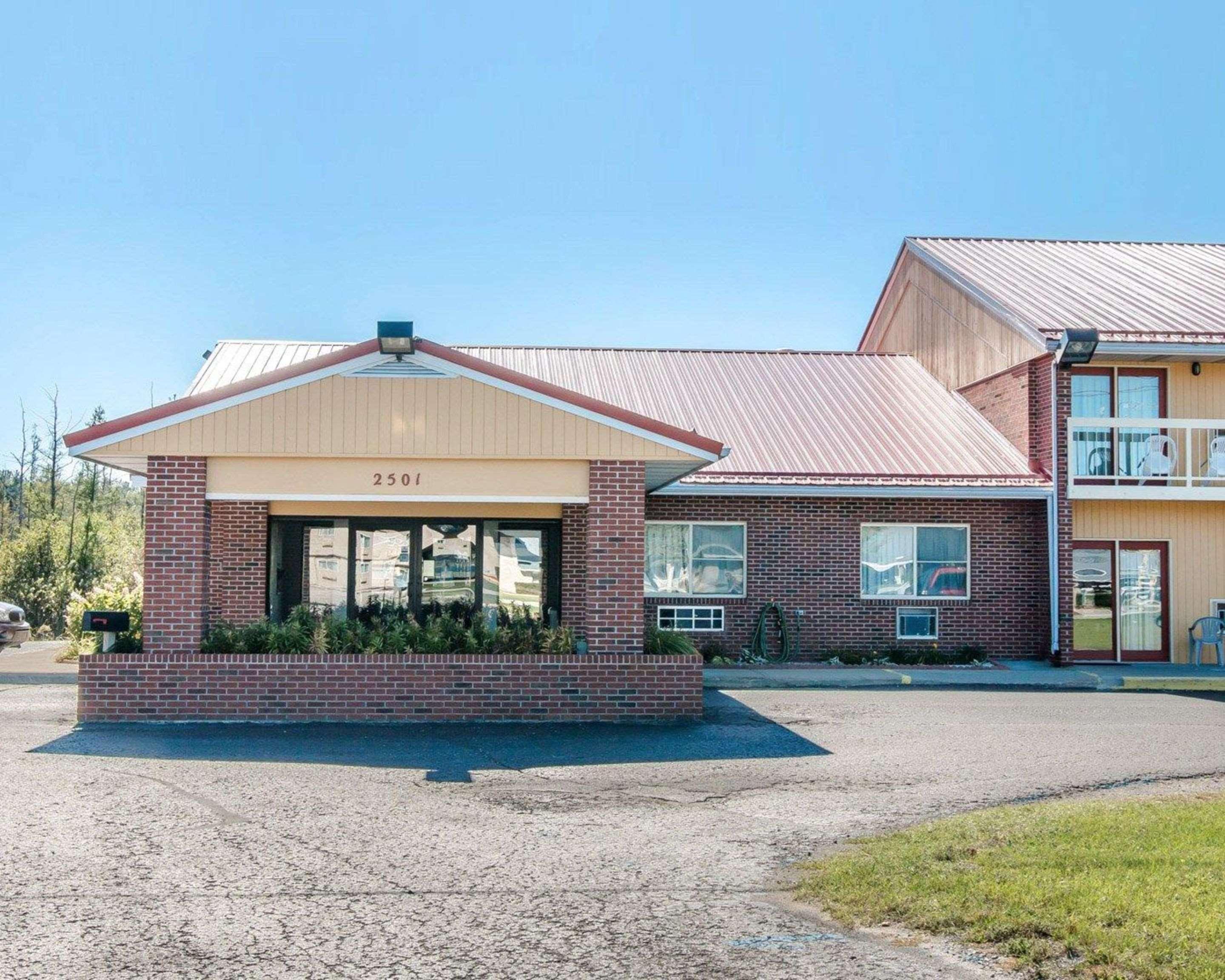 Econo Lodge Cadillac By Choice Εξωτερικό φωτογραφία