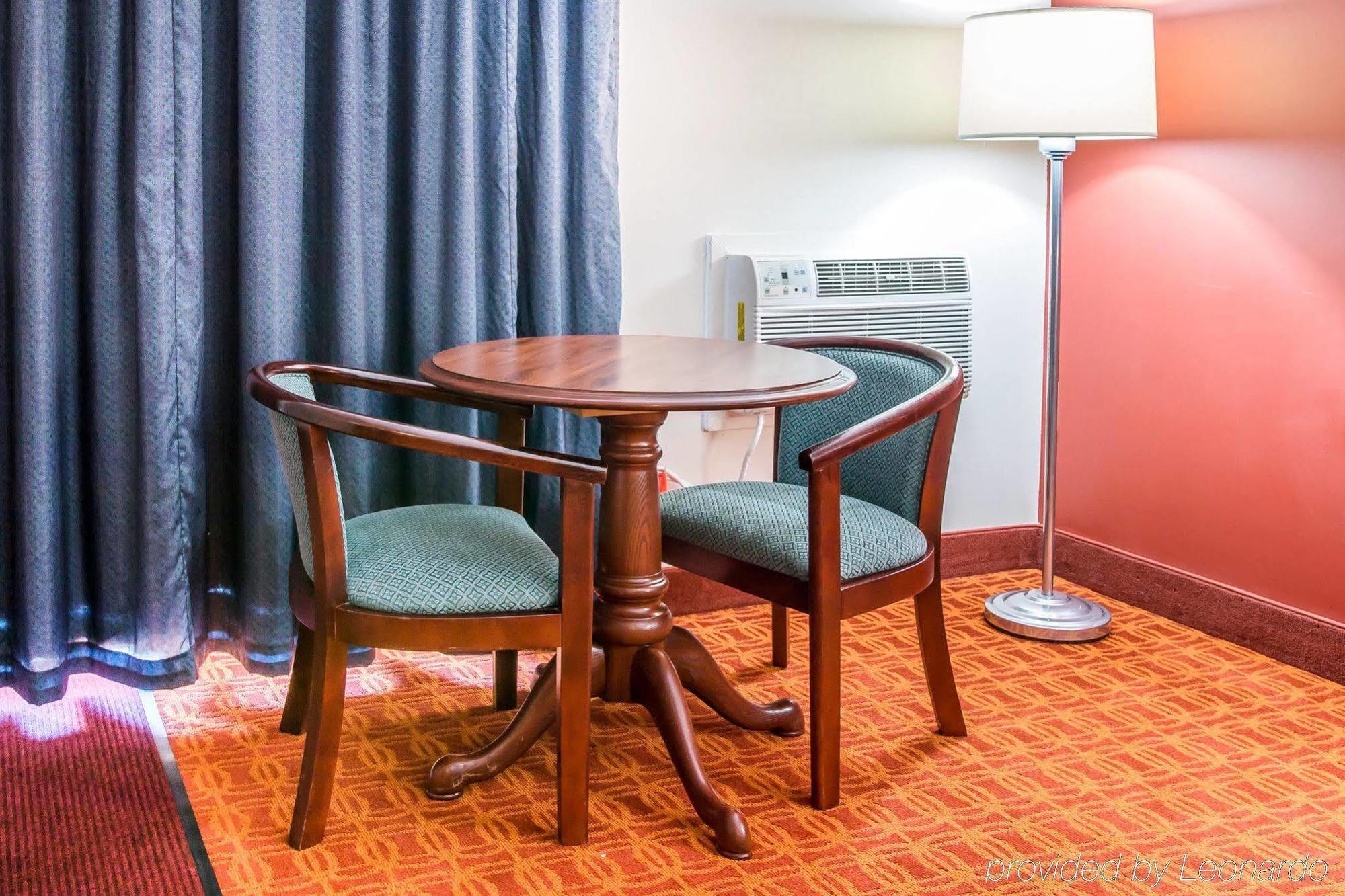 Econo Lodge Cadillac By Choice Εξωτερικό φωτογραφία