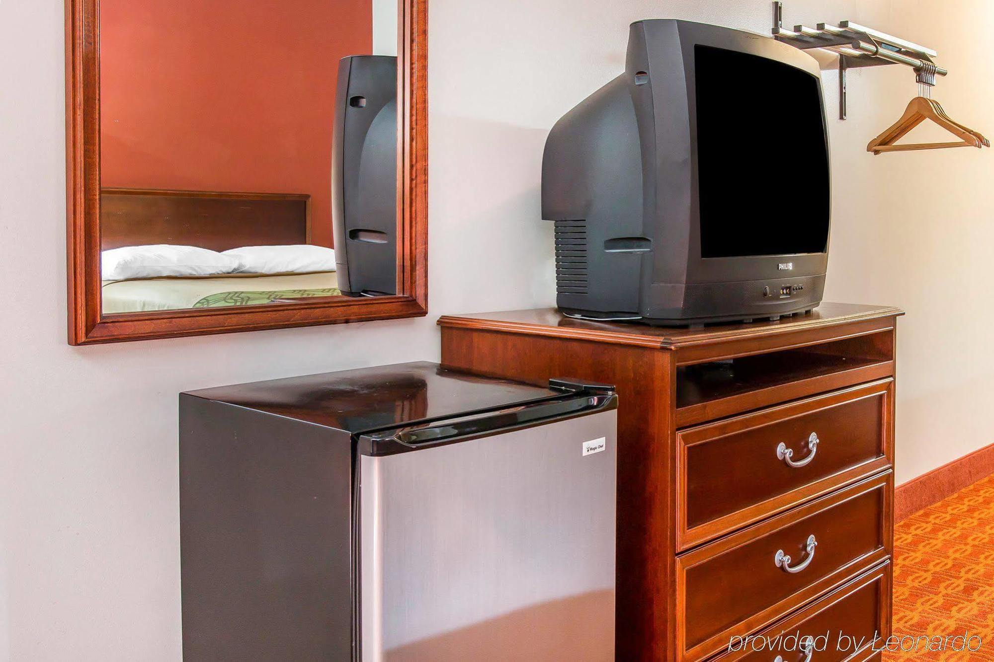 Econo Lodge Cadillac By Choice Εξωτερικό φωτογραφία