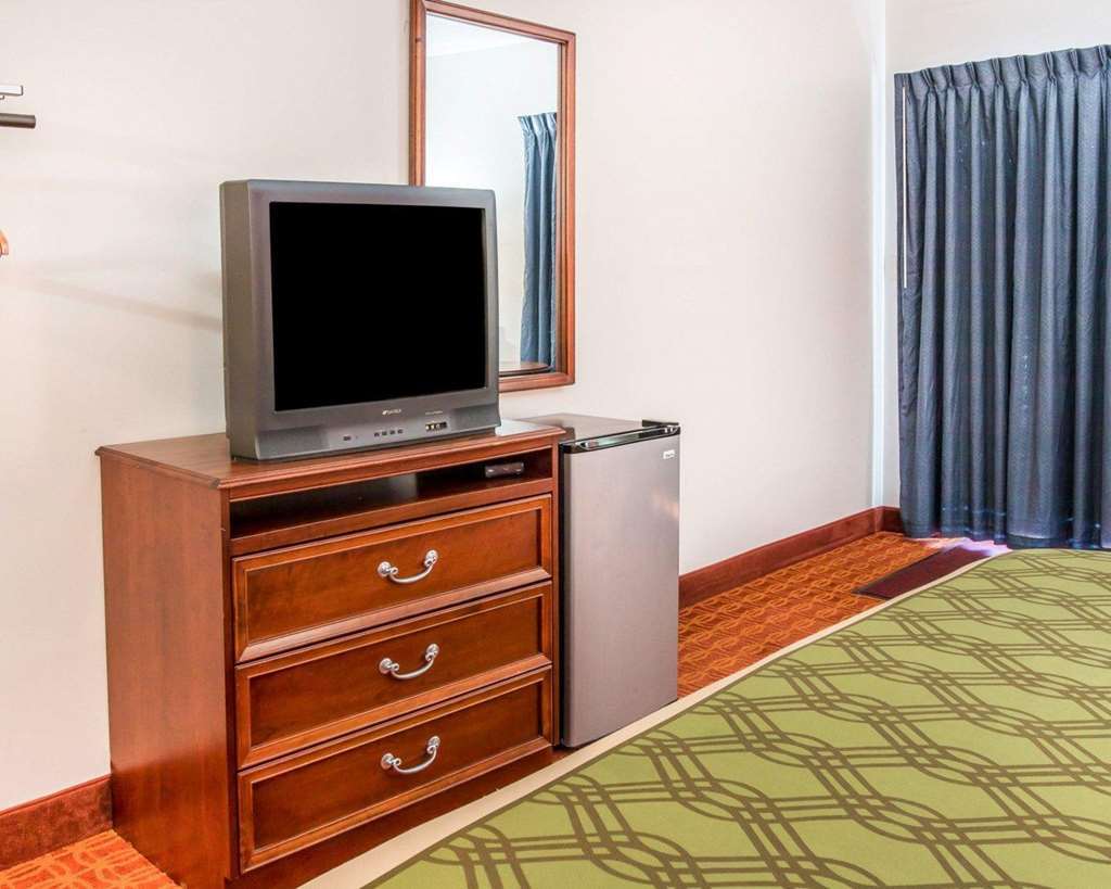 Econo Lodge Cadillac By Choice Δωμάτιο φωτογραφία